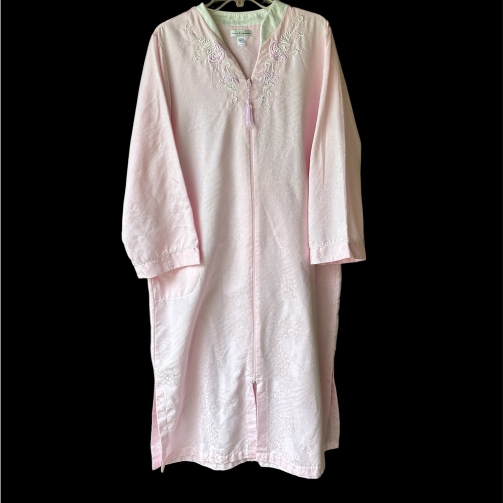 Miss Elaine Pink Embroidered Long Robe Vintage XL Pink Pocketd